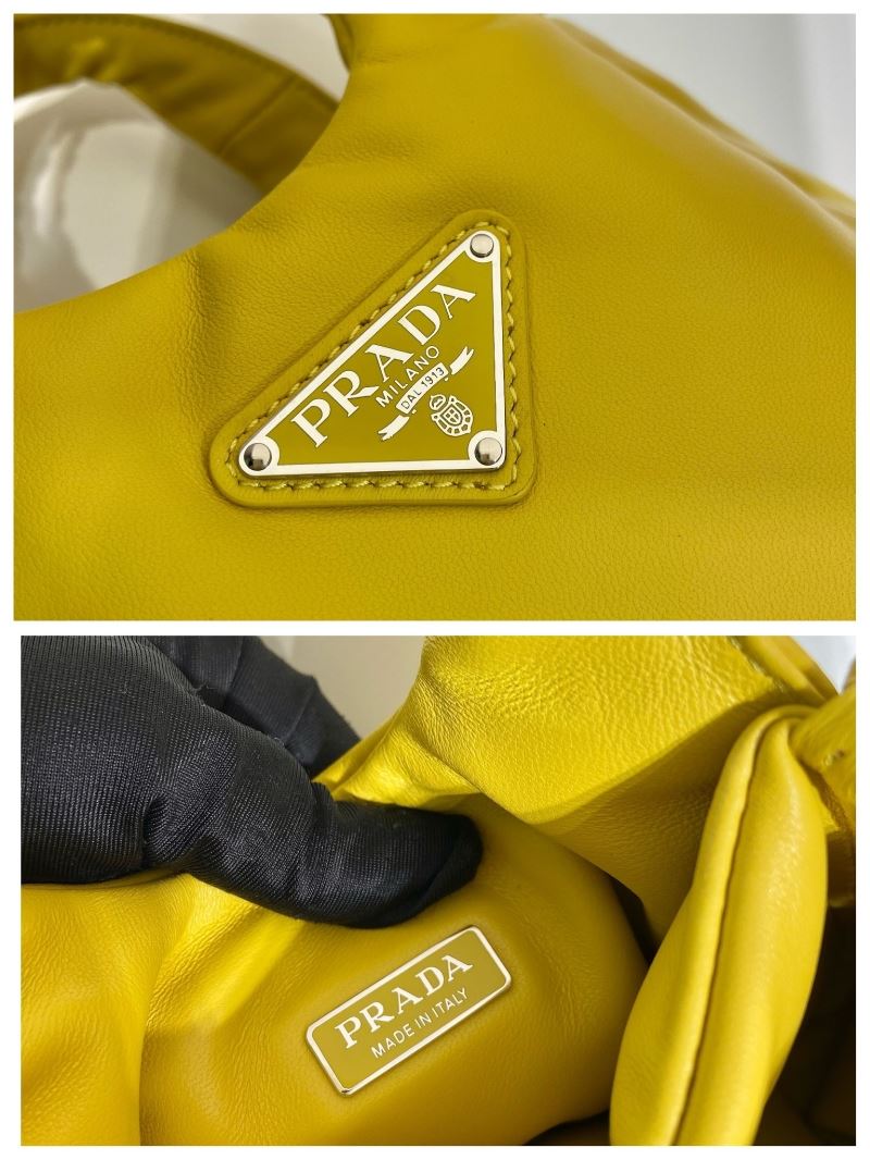 Pra*a tote bags